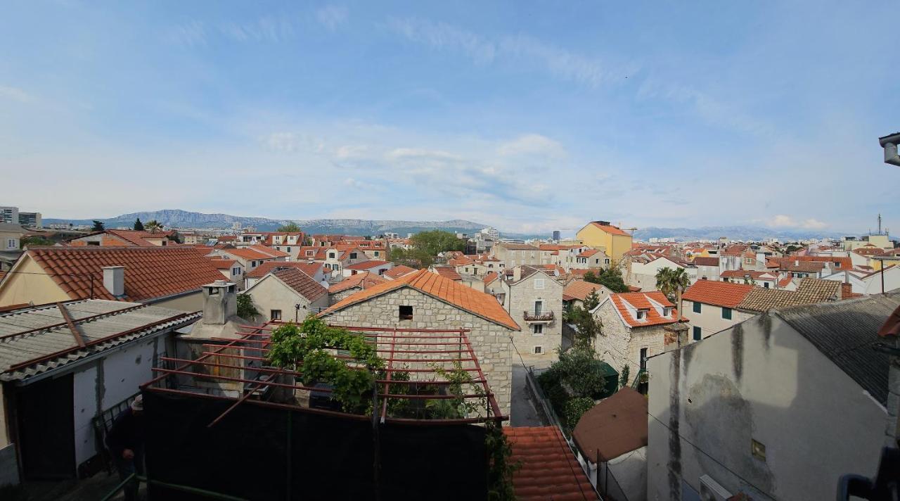 Modern Cozy Apartment Bonnie In Center Of Split. Bagian luar foto